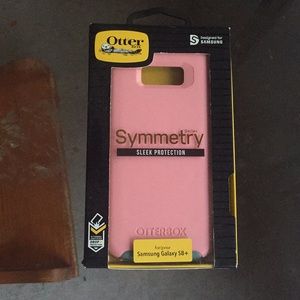 A Samsung galaxy S8+.